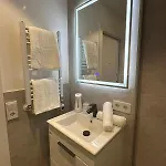 Zoe Apartment *