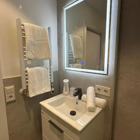 Zela Apartment *
