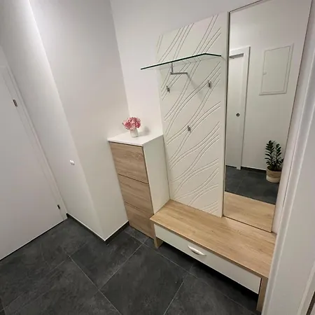 Zoe 滨湖采尔